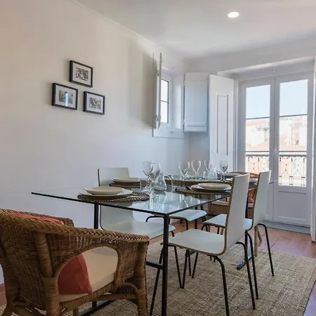 Bairro Alto Terrace Wonder By Lovelystay Lägenhet *