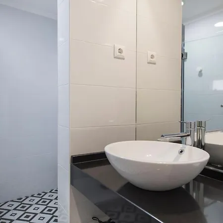 Lovelystay - Bairro Alto Terrace Wonder Daire *
