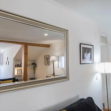 Lovelystay - Bairro Alto Terrace Wonder Daire *