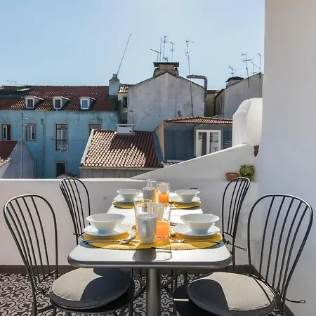 Lovelystay - Bairro Alto Terrace Wonder Daire Lisboa