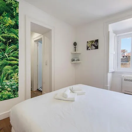 Lovelystay - Bairro Alto Terrace Wonder Apartman Lisboa